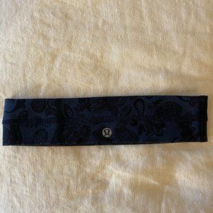 Lululemon Athletica Black & Navy Paisley Headband